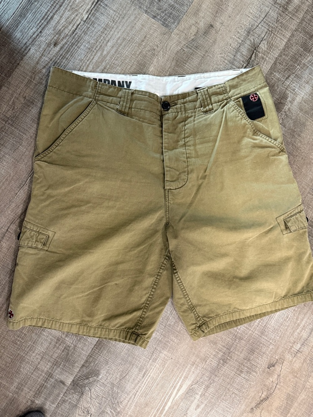 Independent truck co. Cargo shorts vintage style